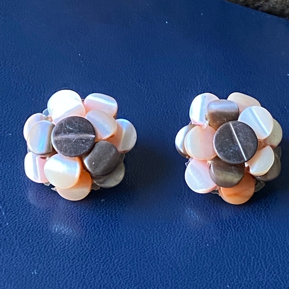 Vintage Irredesent Cluster Beaded Signed Japan Clip On Earrings - Picture 1 of 6